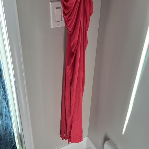 YAURA Tiara Dress pink maxi off shoulder - Picture 13 of 16